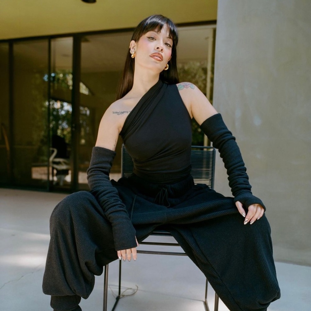 Laina Rauma Black Asymmetrical Crop Top M [Sold Out]